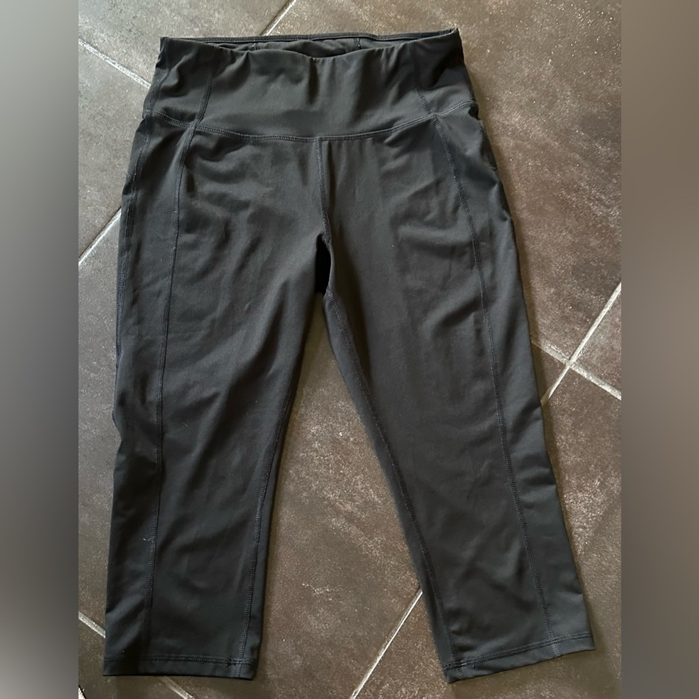 Avia Black Crop Leggings